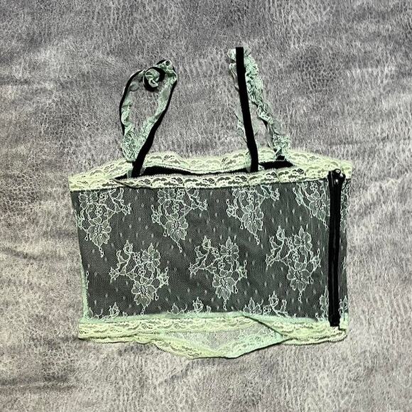 Lace crop top cami - Picture 5 of 6